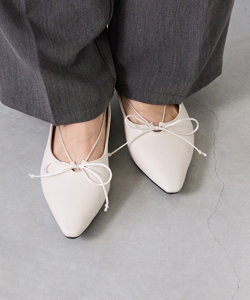 menue（メヌエ）の「ロングノーズ リボンパンプス（パンプス・レディース・アイボリー/ブラウン/ブラック・22.5cm/23.5cm/24.5cm/25.5cm/23.0cm/24.0cm/25.0cm/26.0cm/21.5cm/22.0cm）」の7枚目の写真