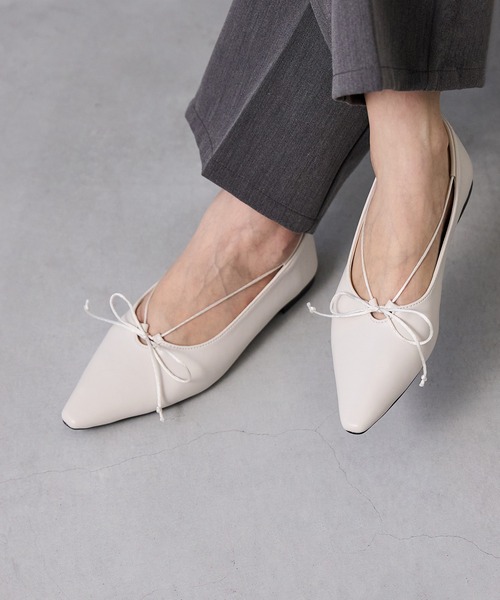 menue（メヌエ）の「ロングノーズ リボンパンプス（パンプス・レディース・アイボリー/ブラウン/ブラック・22.5cm/23.5cm/24.5cm/25.5cm/23.0cm/24.0cm/25.0cm/26.0cm/21.5cm/22.0cm）」の6枚目の写真