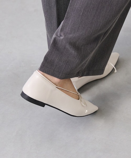 menue（メヌエ）の「ロングノーズ リボンパンプス（パンプス・レディース・アイボリー/ブラウン/ブラック・22.5cm/23.5cm/24.5cm/25.5cm/23.0cm/24.0cm/25.0cm/26.0cm/21.5cm/22.0cm）」の16枚目の写真