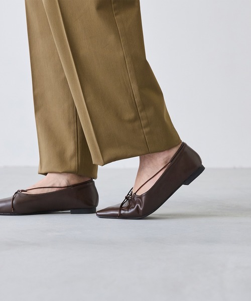 menue（メヌエ）の「ロングノーズ リボンパンプス（パンプス・レディース・アイボリー/ブラウン/ブラック・22.5cm/23.5cm/24.5cm/25.5cm/23.0cm/24.0cm/25.0cm/26.0cm/21.5cm/22.0cm）」の17枚目の写真