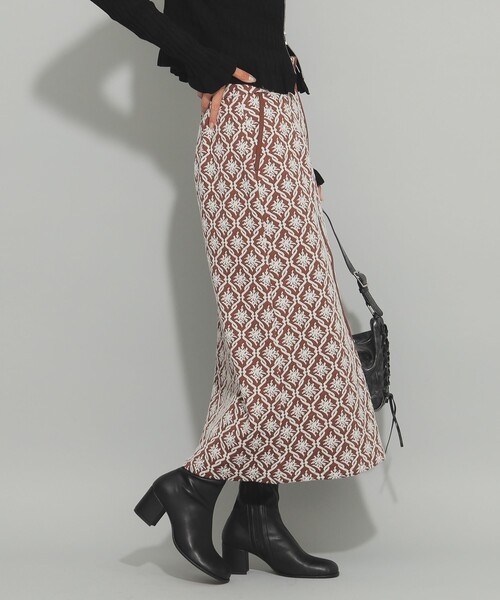 Ray BEAMS（レイビームス）の「ジャカード フロント ジップ タイト スカート（スカート・レディース・ブラウン/イエロー・1/0）」の11枚目の写真