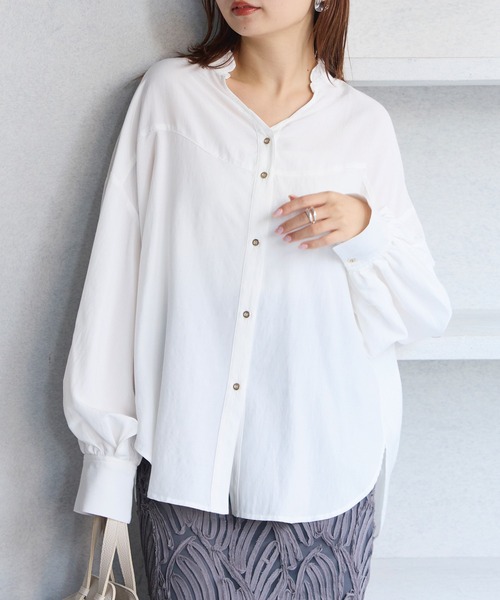 LAVEANGE(ラビアンジェ)の「【洗える】スタンドフリルカラーブラウス(シャツ/ブラウス・レディース・ブラウン/ブラック/オフホワイト・M/LL/3L/4L/5L)」の2枚目の写真