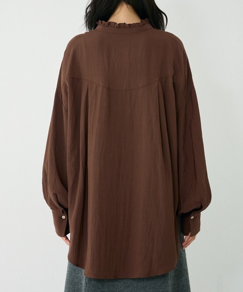 LAVEANGE(ラビアンジェ)の「【洗える】スタンドフリルカラーブラウス(シャツ/ブラウス・レディース・ブラウン/ブラック/オフホワイト・M/LL/3L/4L/5L)」の10枚目の写真