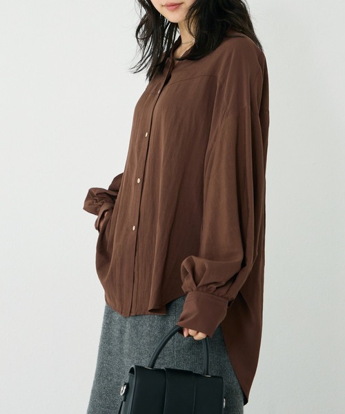 LAVEANGE(ラビアンジェ)の「【洗える】スタンドフリルカラーブラウス(シャツ/ブラウス・レディース・ブラウン/ブラック/オフホワイト・M/LL/3L/4L/5L)」の6枚目の写真