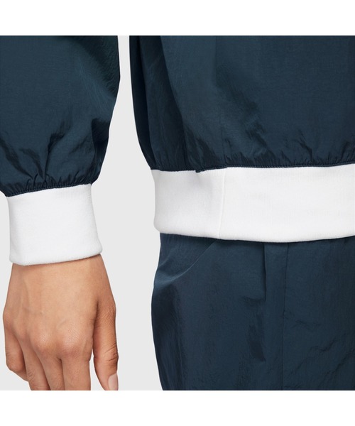 NIKE（ナイキ）の「ナイキ NIKE ナイキ  NSW エッセンシャル ウーブン UV Vネック L/S トップ（その他トップス・レディース・ブラック/ネイビー/ライトベージュ・L/M）」の8枚目の写真