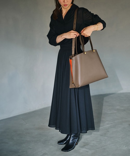 E'POR(エポール)の「【E'POR】【A4対応】Y BAG Medium+(トートバッグ・レディース・ダークブラウン/カーキ/ベージュ系その他/ブラック系その他2/オフホワイト/ブラック/ライトグレー・FREE)」の15枚目の写真
