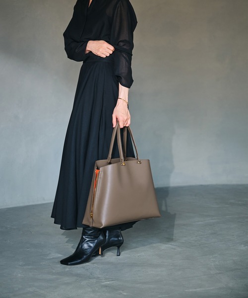E'POR(エポール)の「【E'POR】【A4対応】Y BAG Medium+(トートバッグ・レディース・ダークブラウン/カーキ/ベージュ系その他/ブラック系その他2/オフホワイト/ブラック/ライトグレー・FREE)」の17枚目の写真