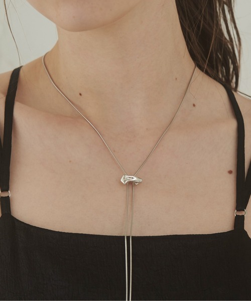 ANGIE(アンジー)の「メタル ループタイ ネックレス(ネックレス・レディース・シルバー系1/シルバー系2/シルバー系3/ゴールド系1/ゴールド系2/ゴールド系3・FREE)」の2枚目の写真