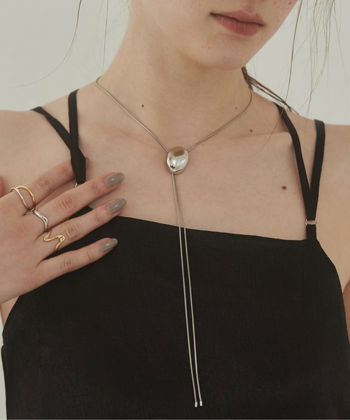 ANGIE(アンジー)の「メタル ループタイ ネックレス(ネックレス・レディース・シルバー系1/シルバー系2/シルバー系3/ゴールド系1/ゴールド系2/ゴールド系3・FREE)」の3枚目の写真