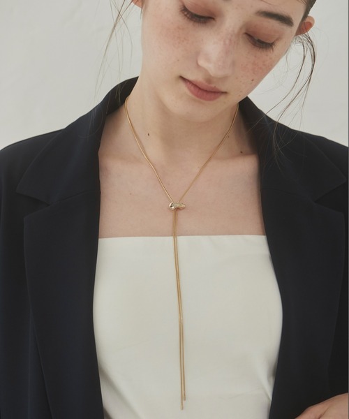 ANGIE(アンジー)の「メタル ループタイ ネックレス(ネックレス・レディース・シルバー系1/シルバー系2/シルバー系3/ゴールド系1/ゴールド系2/ゴールド系3・FREE)」の4枚目の写真