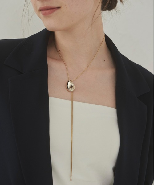 ANGIE(アンジー)の「メタル ループタイ ネックレス(ネックレス・レディース・シルバー系1/シルバー系2/シルバー系3/ゴールド系1/ゴールド系2/ゴールド系3・FREE)」の6枚目の写真