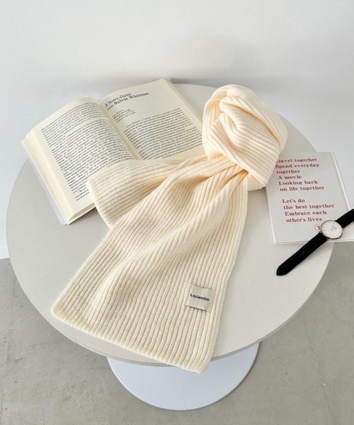 CLEA(クレア)の「リブニットショートマフラー(マフラー・レディース・ブルー/アイボリー/レッド/グレー/ブラウン/マスタード/ブラック/モカ/ベージュ・FREE)」の11枚目の写真