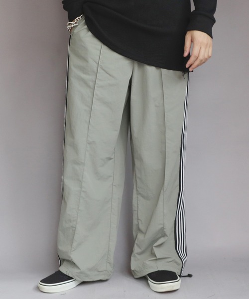 ８(eight)（エイト）の「ナイロンライン入りトラックパンツ（その他パンツ・メンズ・ブラック/グレー系その他/ライトカーキ・MEDIUM/X-LARGE/LARGE）」の3枚目の写真