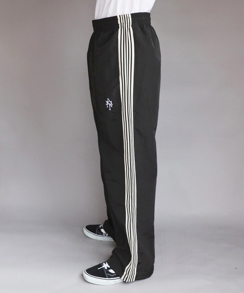 ８(eight)（エイト）の「ナイロンライン入りトラックパンツ（その他パンツ・メンズ・ブラック/グレー系その他/ライトカーキ・MEDIUM/X-LARGE/LARGE）」の5枚目の写真