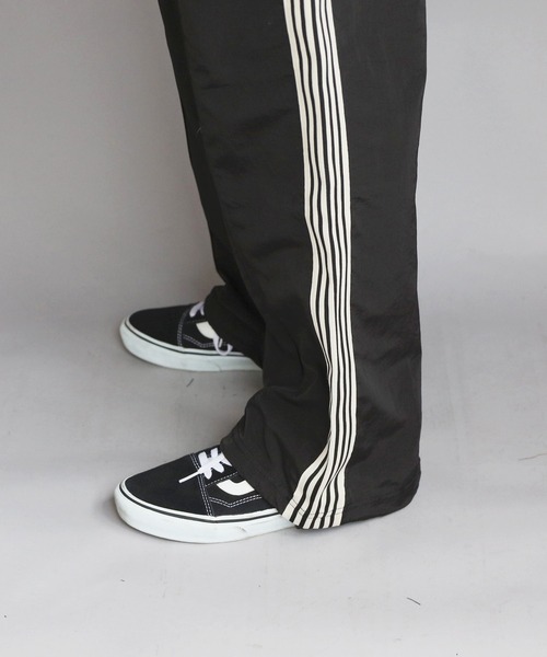 ８(eight)（エイト）の「ナイロンライン入りトラックパンツ（その他パンツ・メンズ・ブラック/グレー系その他/ライトカーキ・MEDIUM/X-LARGE/LARGE）」の7枚目の写真