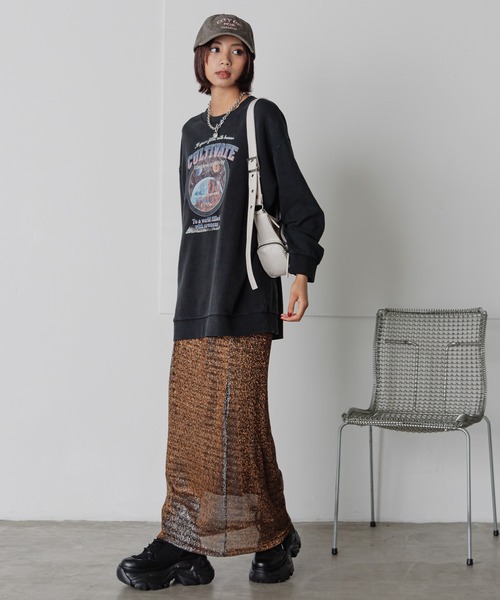 PAGEBOY（ページボーイ）の「スペースロックルーズスウェット（スウェット・レディース・オートミール/オレンジ/チャコールグレー・FREE）」の4枚目の写真