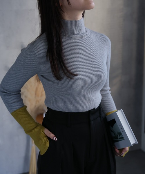 袖配色ハイネックニット