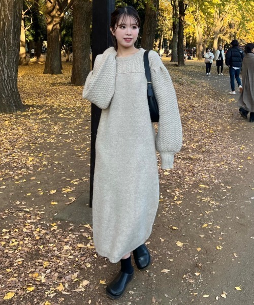 favclo.（ファブクロ）の「volume sleeve knit onepiece / ボリュームスリーブニットワンピース（ワンピース・レディース・アイボリー/ライトベージュ・FREE）」の2枚目の写真