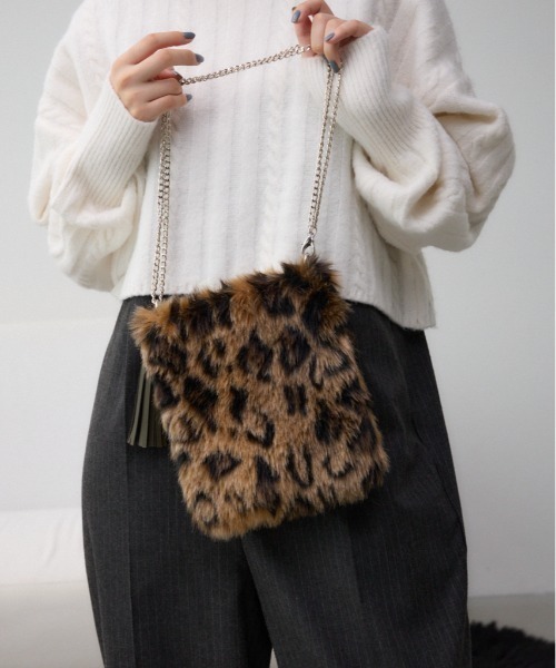 MAX MARA アウトレット● AGO●フェイクファー ボディバッグ タッセルフェイクファーポシェット(ショルダーバッグ)|AZUL