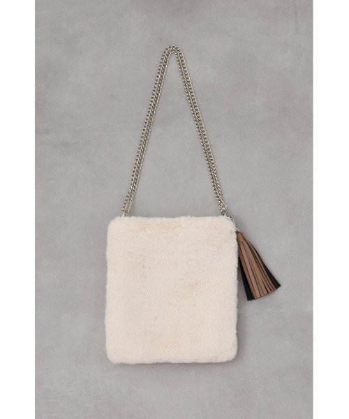 AZUL by moussy(アズールバイマウジー)の「タッセルフェイクファーポシェット(ショルダーバッグ・レディース・グレー/アイボリー/ブラウン系その他・FREE)」の9枚目の写真