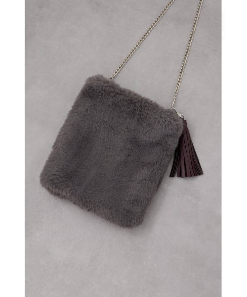 AZUL by moussy(アズールバイマウジー)の「タッセルフェイクファーポシェット(ショルダーバッグ・レディース・グレー/アイボリー/ブラウン系その他・FREE)」の13枚目の写真