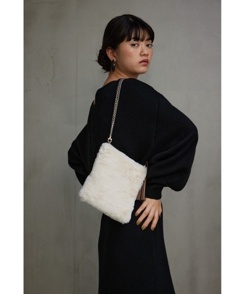 AZUL by moussy(アズールバイマウジー)の「タッセルフェイクファーポシェット(ショルダーバッグ・レディース・グレー/アイボリー/ブラウン系その他・FREE)」の20枚目の写真
