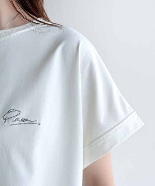 classicalelf(クラシカルエルフ)の「着るUV!ひんやりバックファスナードルマンスリーブ胸刺繍半袖トップス(接触冷感/UVカット/遮熱機能)(Tシャツ/カットソー・レディース・ブラック/ホワイト/ベージュ・SMALL/X-LARGE/MEDIUM/LARGE)」の18枚目の写真