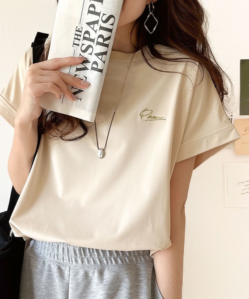 classicalelf(クラシカルエルフ)の「着るUV!ひんやりバックファスナードルマンスリーブ胸刺繍半袖トップス(接触冷感/UVカット/遮熱機能)(Tシャツ/カットソー・レディース・ブラック/ホワイト/ベージュ・SMALL/X-LARGE/MEDIUM/LARGE)」の8枚目の写真