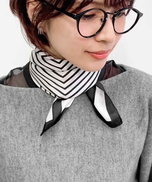 rps（アールピーエス）の「リング付きスカーフ（バンダナ/スカーフ・レディース・ブラック/ライトベージュ/サックスブルー/チャコールグレー/グレイッシュブルー/ダークグリーン/ブルー/ホワイト/ベージュ/オレンジ・フリー）」の2枚目の写真