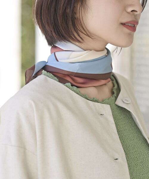 rps（アールピーエス）の「リング付きスカーフ（バンダナ/スカーフ・レディース・ブラック/ライトベージュ/サックスブルー/チャコールグレー/グレイッシュブルー/ダークグリーン/ブルー/ホワイト/ベージュ/オレンジ・フリー）」の9枚目の写真