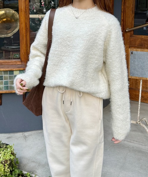 LE MORE（リモア）の「ブークレウールニット（ニット/セーター・レディース・レッド/ピンク/チャコール/アイボリー・FREE）」の2枚目の写真