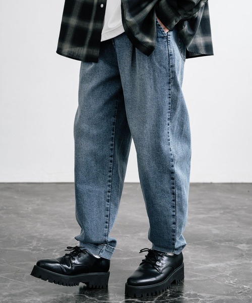 Rocky Monroe(ロッキーモンロー)の「ストレッチデニム テーパード バルーンイージーパンツ コクーンパンツ(デニムパンツ・メンズ・ノンウォッシュ/ブルー/インディゴブルー・M/L)」の1枚目の写真