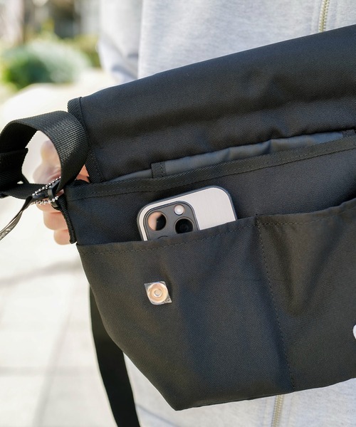 What it isNt）ART BY MARKGONZALES / (ワットイットイズント