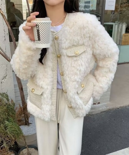 Ritzy(リッツィー)の「もこもこ ノーカラーフェイクファージャケット(ノーカラージャケット・レディース・アイボリー・XL/L/M)」の6枚目の写真