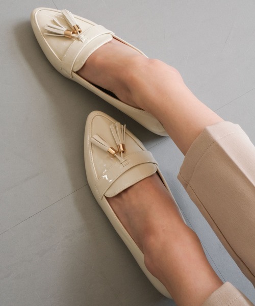 aquagarage（アクアガレージ）の「1.5cmインヒールローファー（パンプス・レディース・ホワイト系その他5/レッド系その他6/ブラック系その他3/ブラック系その他/ベージュ系その他3/ブラウン系その他2/ブラック系その他5/ブラック系その他2/グレー系その他/ブルー系その他2/ブラウン系その他/ブラウン系その他6/ベージュ系その他/ブラック系その他4/ベージュ系その他2/ブラック系その他6/ブルー系その他/ベージュ系その他6・23.0cm/23.5cm/24.5cm/22.5cm/25.5cm/21.5cm/24.0cm/25.0cm/26.0cm/22.0cm）」の2枚目の写真