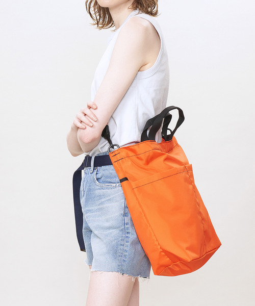 Drifter(ドリフター)の「EVERYDAY TOTE/エブリデイトート(ショルダーバッグ・レディース・ブルー/オレンジ/ブラック/ダークグリーン/レオパード/バーガンディー/レモンイエロー/グリーン系カモフラージュ・FREE)」の6枚目の写真