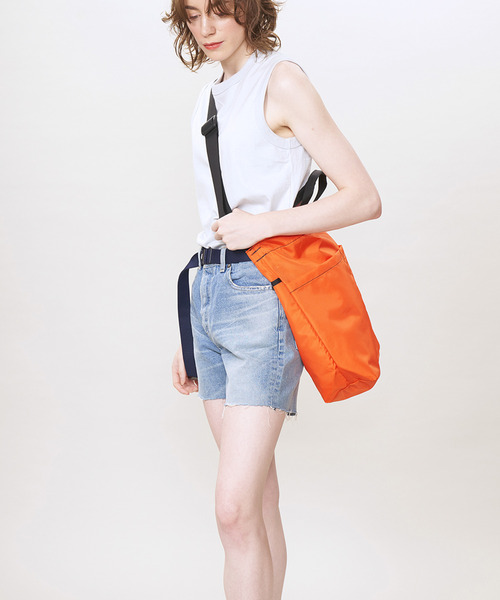 Drifter(ドリフター)の「EVERYDAY TOTE/エブリデイトート(ショルダーバッグ・レディース・ブルー/オレンジ/ブラック/ダークグリーン/レオパード/バーガンディー/レモンイエロー/グリーン系カモフラージュ・FREE)」の22枚目の写真