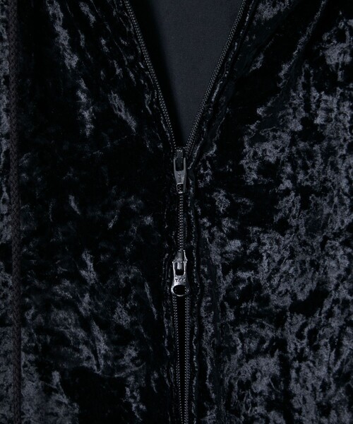 JOHN LAWRENCE SULLIVAN(ジョンローレンスサリバン)の「【JOHN LAWRENCE SULLIVAN/ジョーンローレンスサリバン】CRUSHED VELVET ZIP-UP HOODIE(パーカー・メンズ・ブラック・46/44)」の7枚目の写真