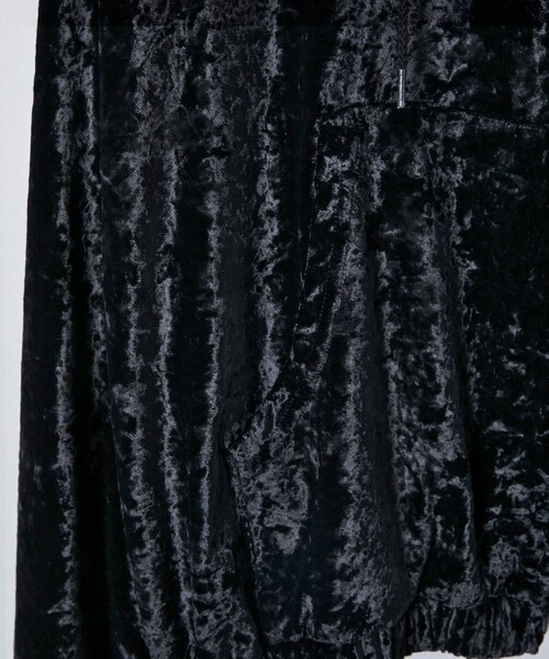 JOHN LAWRENCE SULLIVAN(ジョンローレンスサリバン)の「【JOHN LAWRENCE SULLIVAN/ジョーンローレンスサリバン】CRUSHED VELVET ZIP-UP HOODIE(パーカー・メンズ・ブラック・46/44)」の8枚目の写真