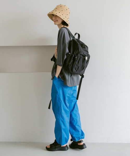 niko and...（ニコアンド）の「オリジナルWレースアップサンダル（サンダル・レディース・キャメル/ブラック/シルバー・SMALL/MEDIUM/LARGE）」の15枚目の写真