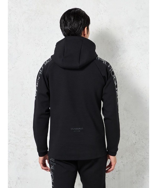 1piu1uguale3 RELAX（ウノピュウノウグァーレトレリラックス）の「1PIU1UGUALE3RELAXTRAININGPULLHOODIE（パーカー・メンズ・グレー/ブラック・LL/M/L）」の4枚目の写真