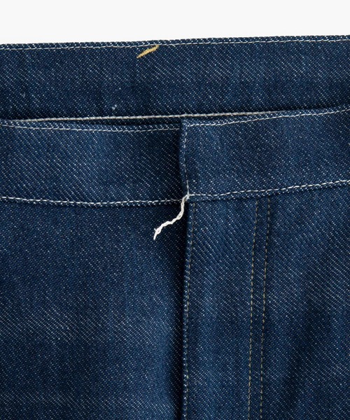 COSMIC WONDER(コズミックワンダー)の「Natural indigo-dyed hand-woven denim pants(デニムパンツ・レディース・インディゴブルー・0/1/3)」の5枚目の写真