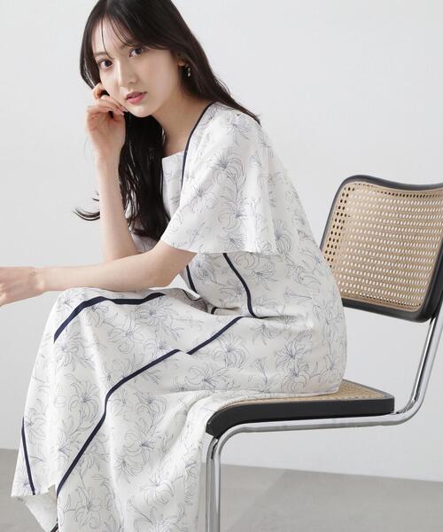 PROPORTION BODY DRESSING(プロポーションボディドレッシング)の「配色ライン花柄ワンピース / 1215140412(ワンピース・レディース・ダークグレー/ホワイト系その他/ブルー・SMALL/MEDIUM/P/S)」の4枚目の写真