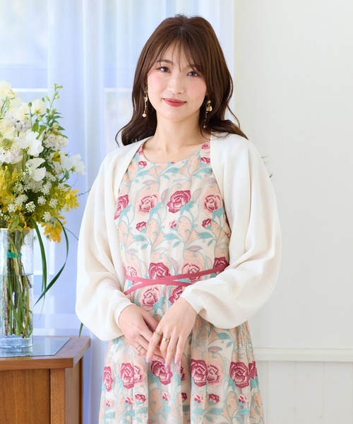 Rose Tiara(ローズティアラ)の「ボレロカーディガン(カーディガン/ボレロ・レディース・オフホワイト/ブラック・38/42/46)」の7枚目の写真
