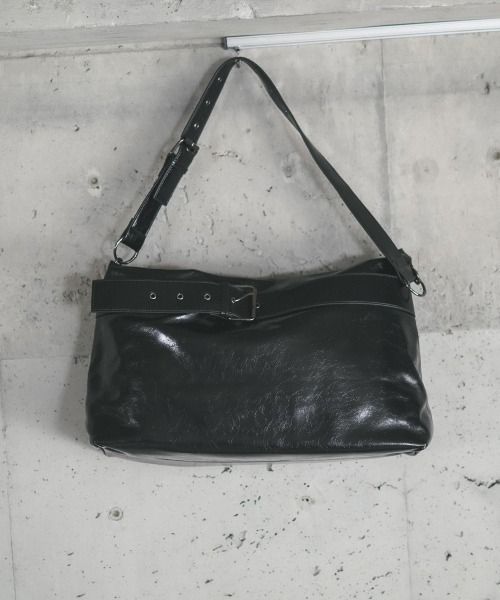 セール】Synthetic leather belted shoulder bag / 合成皮革