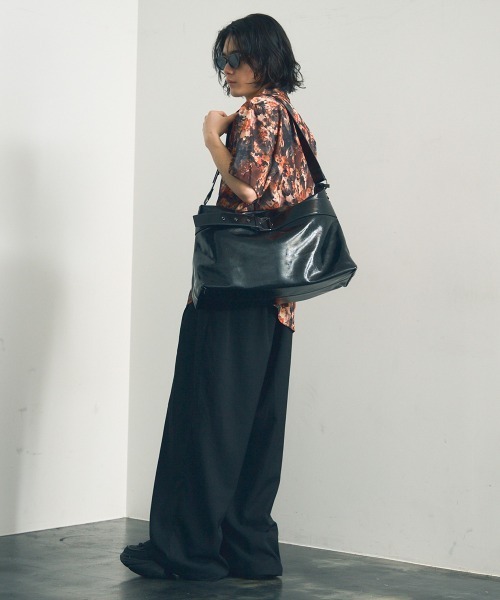 セール】Synthetic leather belted shoulder bag / 合成皮革ベルテッド