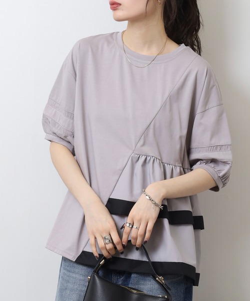 EGLANTINE(エグランティーヌ)の「EGLANTINE アシンメトリー切替フレアカットソー(Tシャツ/カットソー・レディース・ブラック/シルバーグレー/オフホワイト/ネイビー×ホワイト/ホワイト×ブラック・40)」の4枚目の写真