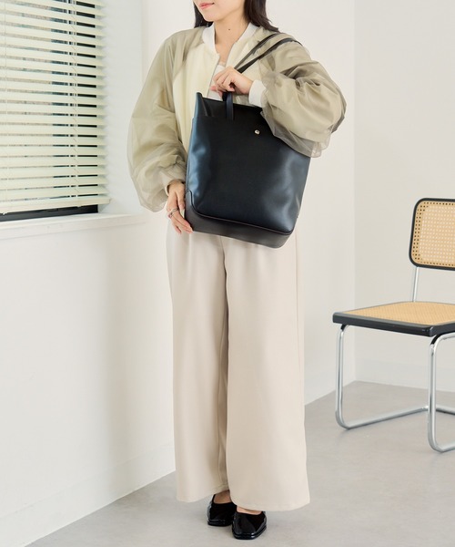 Legato Largo（レガートラルゴ）の「【Legato Largo】LG-P0120 かるいかばんPC収納付縦型トート（トートバッグ・レディース・ブラック/カーキ/ラベンダー/グレイッシュベージュ・FREE）」の13枚目の写真