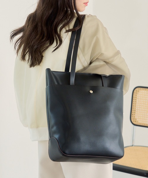 Legato Largo（レガートラルゴ）の「【Legato Largo】LG-P0120 かるいかばんPC収納付縦型トート（トートバッグ・レディース・ブラック/カーキ/ラベンダー/グレイッシュベージュ・FREE）」の10枚目の写真