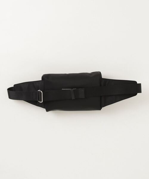 MM6 Maison Margiela（ｴﾑｴﾑｼｯｸｽ ﾒｿﾞﾝ ﾏﾙｼﾞｪﾗ）の「MM6 MAISON MARGIELA MYLON POCKETS BELT BAG SB5WB0001（ボディバッグ/ウエストポーチ・レディース・ブラック・FREE）」の7枚目の写真